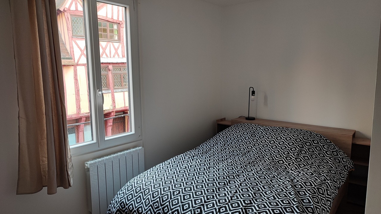 Photo of Bedroom in Rouen City Centre