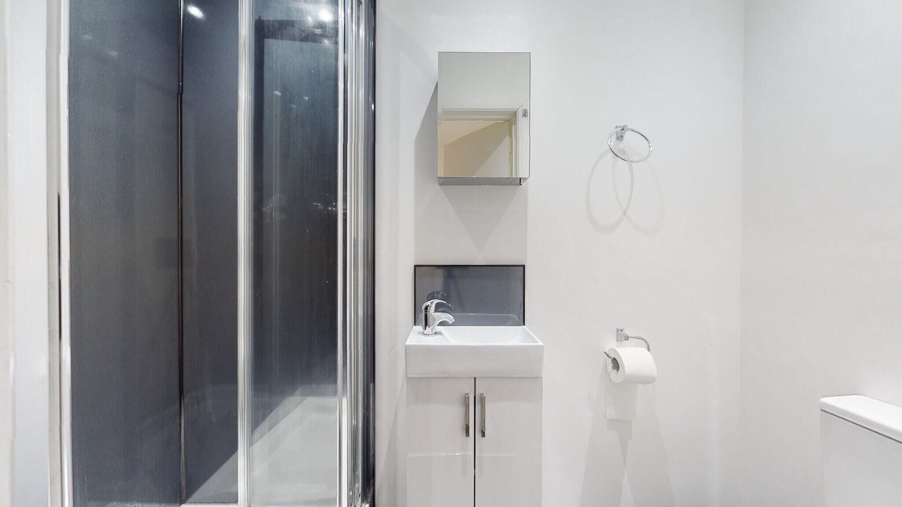 Photo of Bathroom in Mapesbury