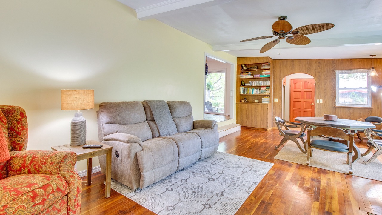 Photo of Livingroom in Elizabeth