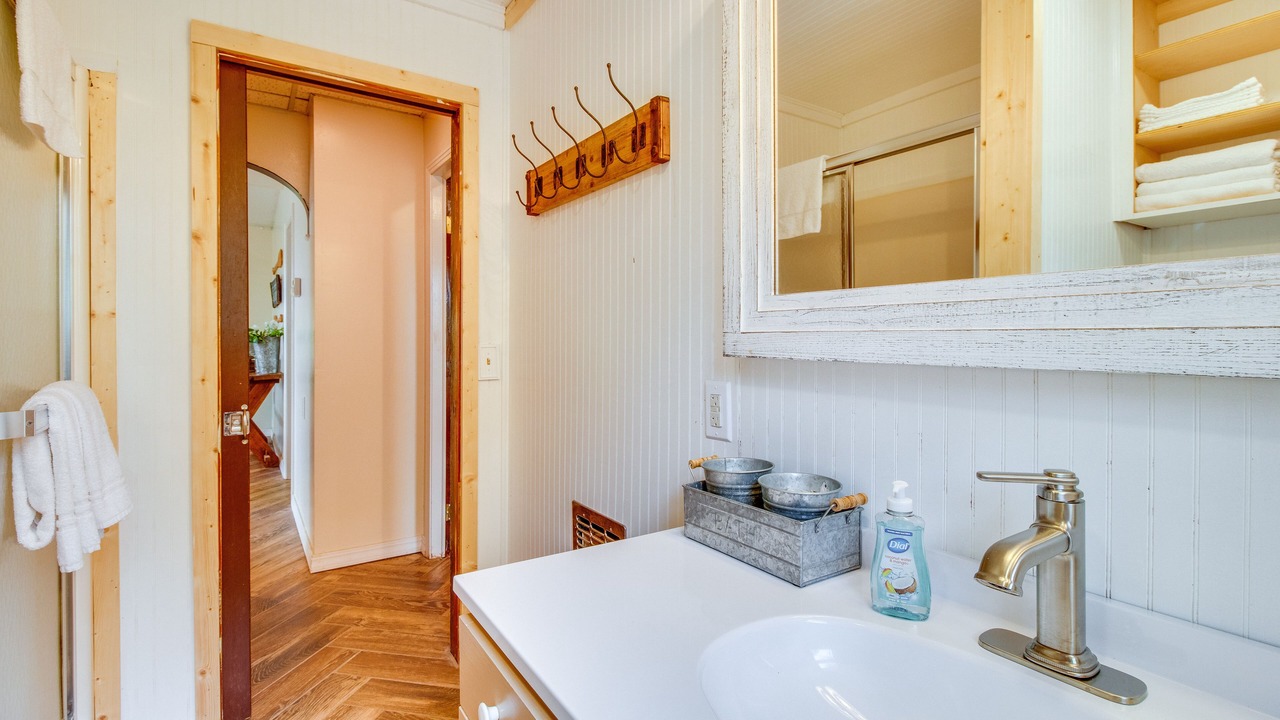 Photo of Bathroom in Elizabeth