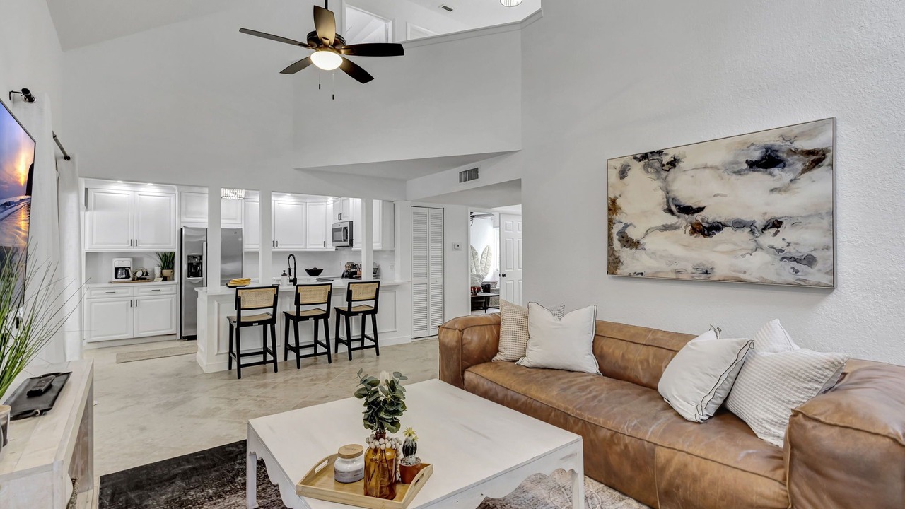 Photo of Livingroom in Riverwalk