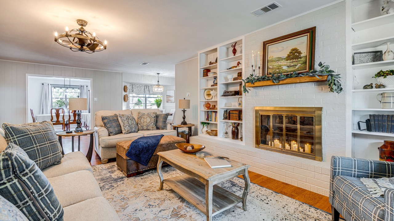 Photo of Livingroom in Egger Acres