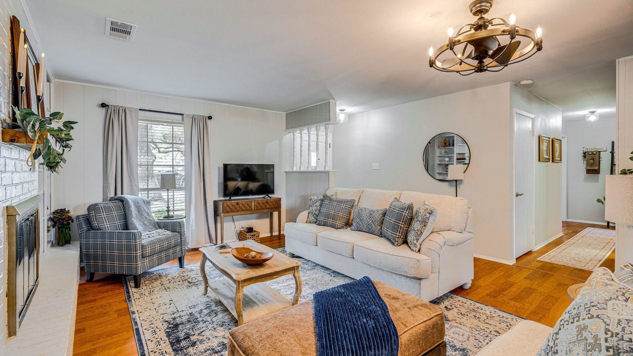 Photo of Livingroom in Egger Acres