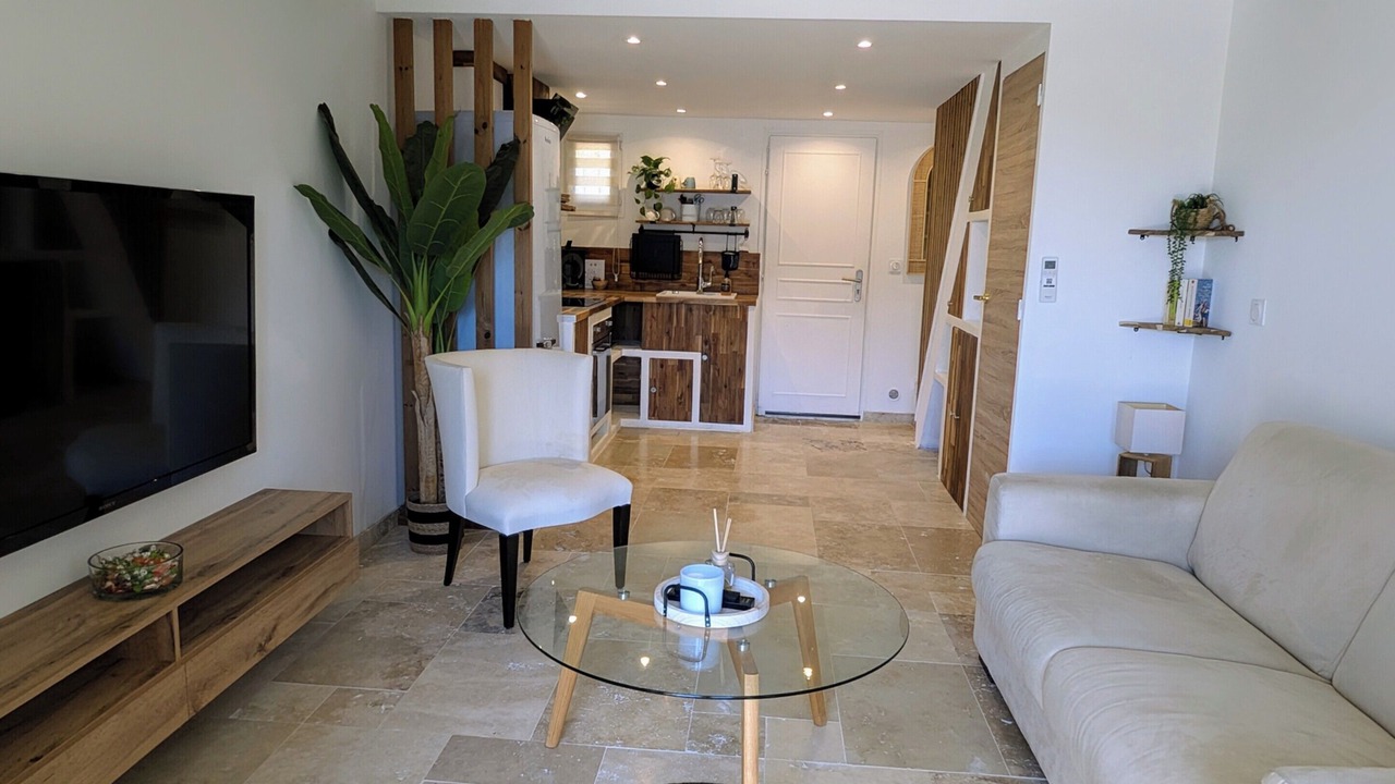 Photo of Livingroom in Saint-Vallier-de-Thiey