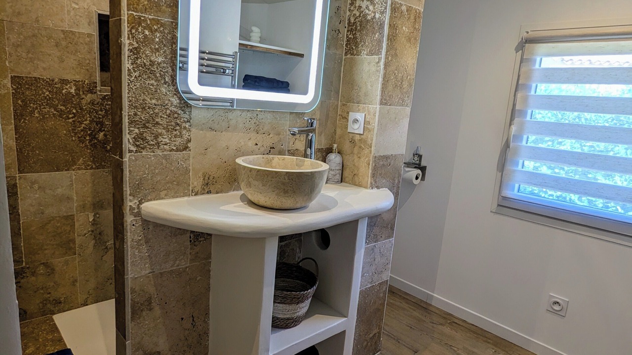 Photo of Bathroom in Saint-Vallier-de-Thiey