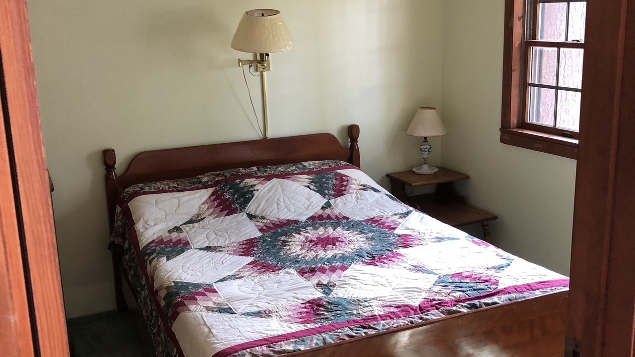 Photo of Bedroom in Russell