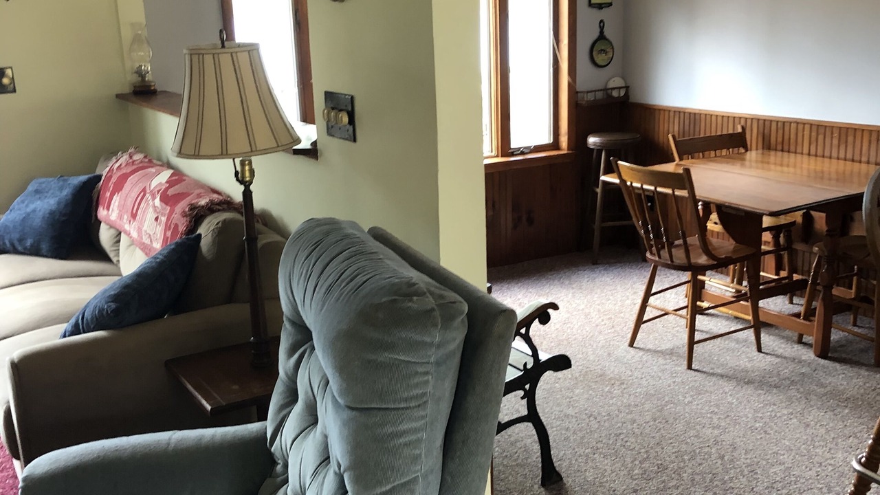 Photo of Livingroom in Russell