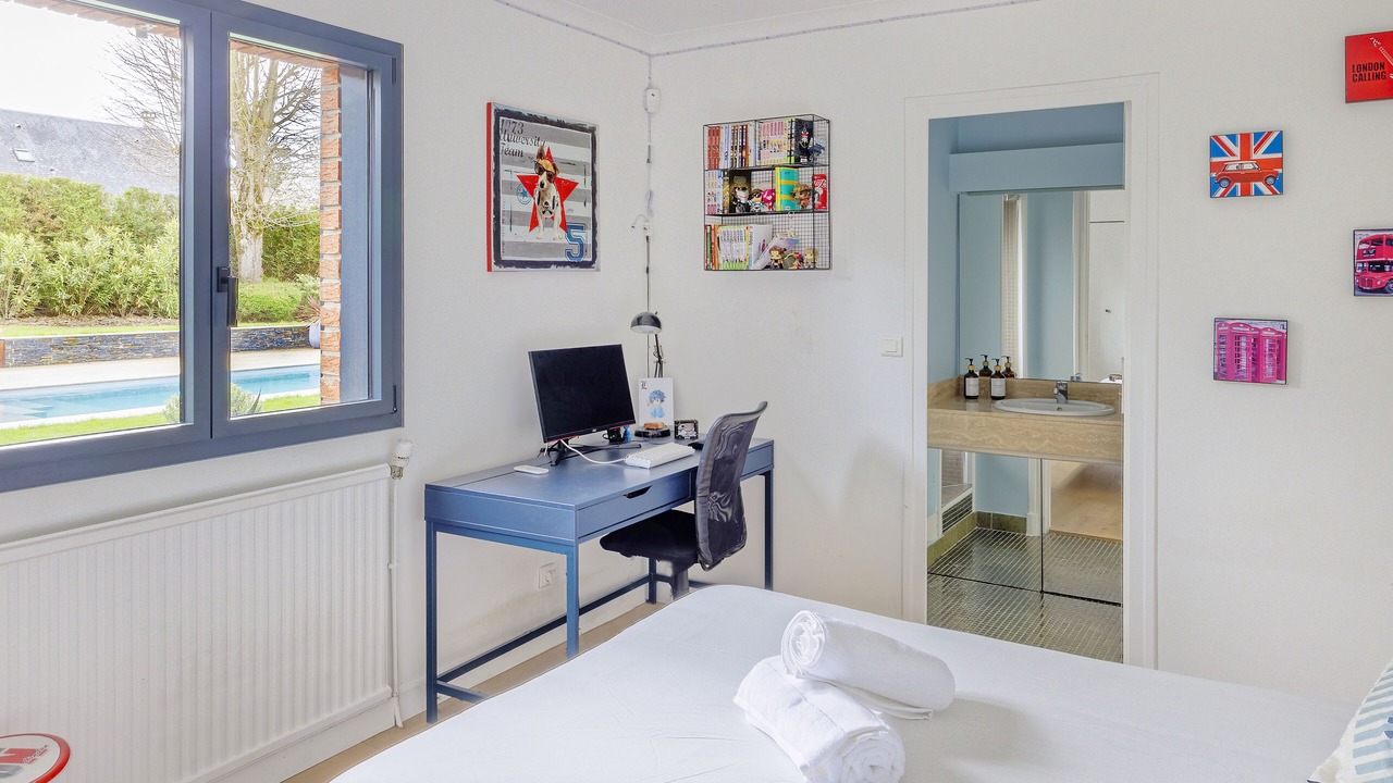 Photo of Bedroom in Saint-Nom-la-Breteche