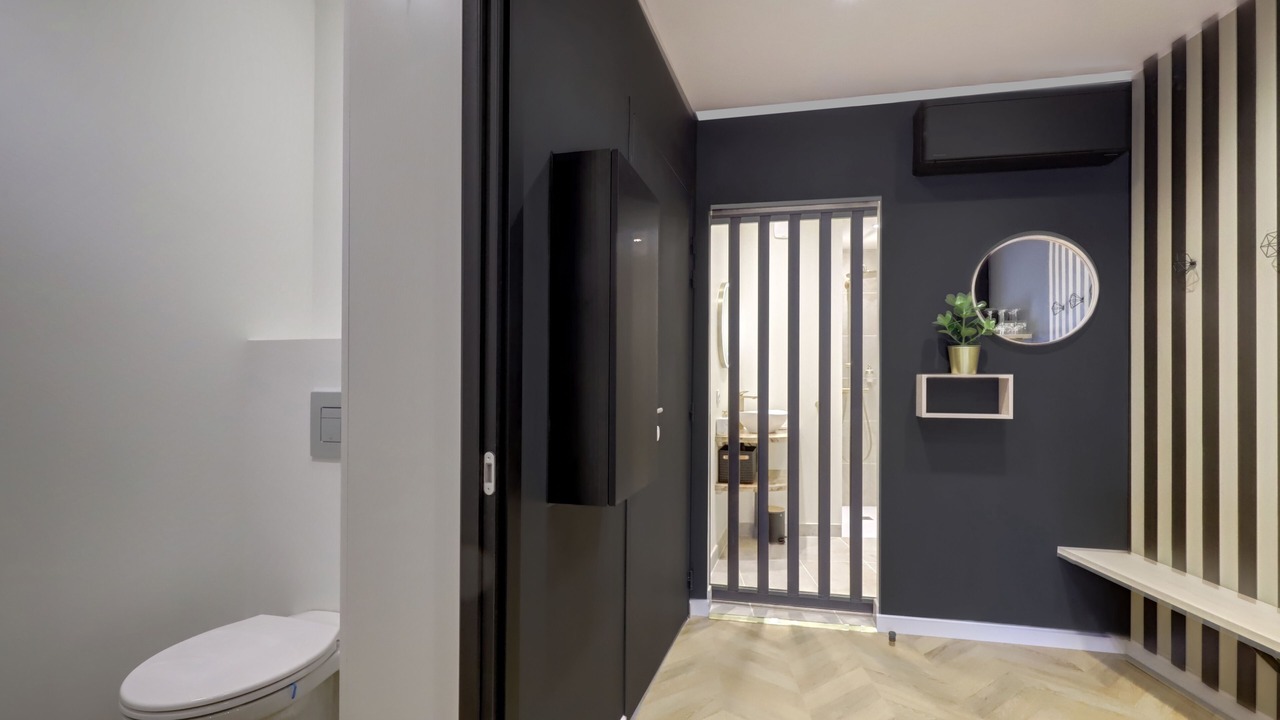 Photo of Bathroom in Minimes - Barriere de Paris