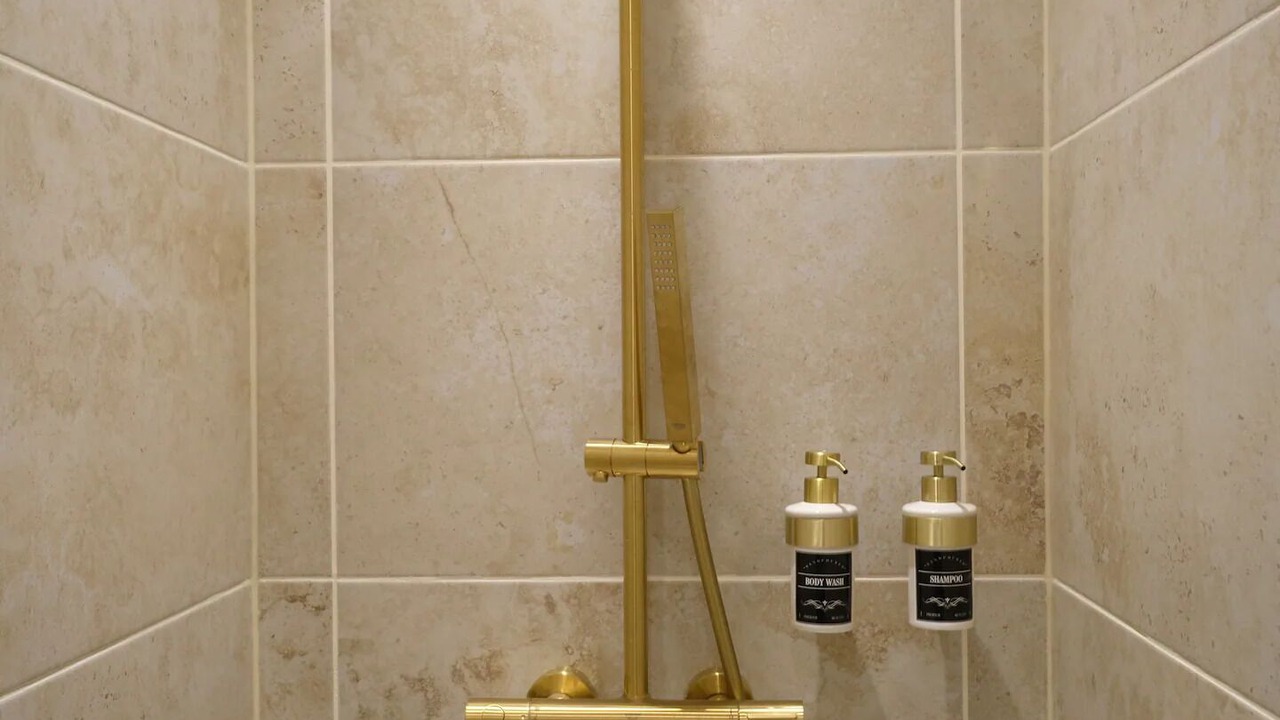 Photo of Bathroom in Minimes - Barriere de Paris