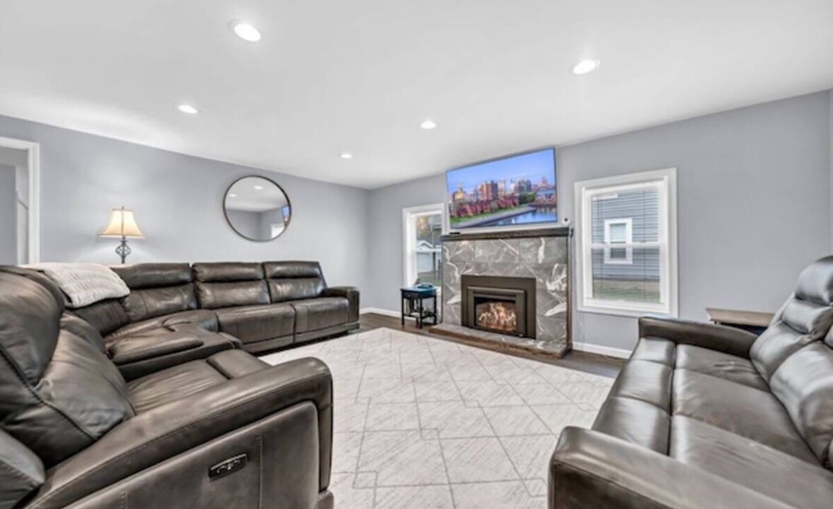 Photo of Livingroom in Ellicottville