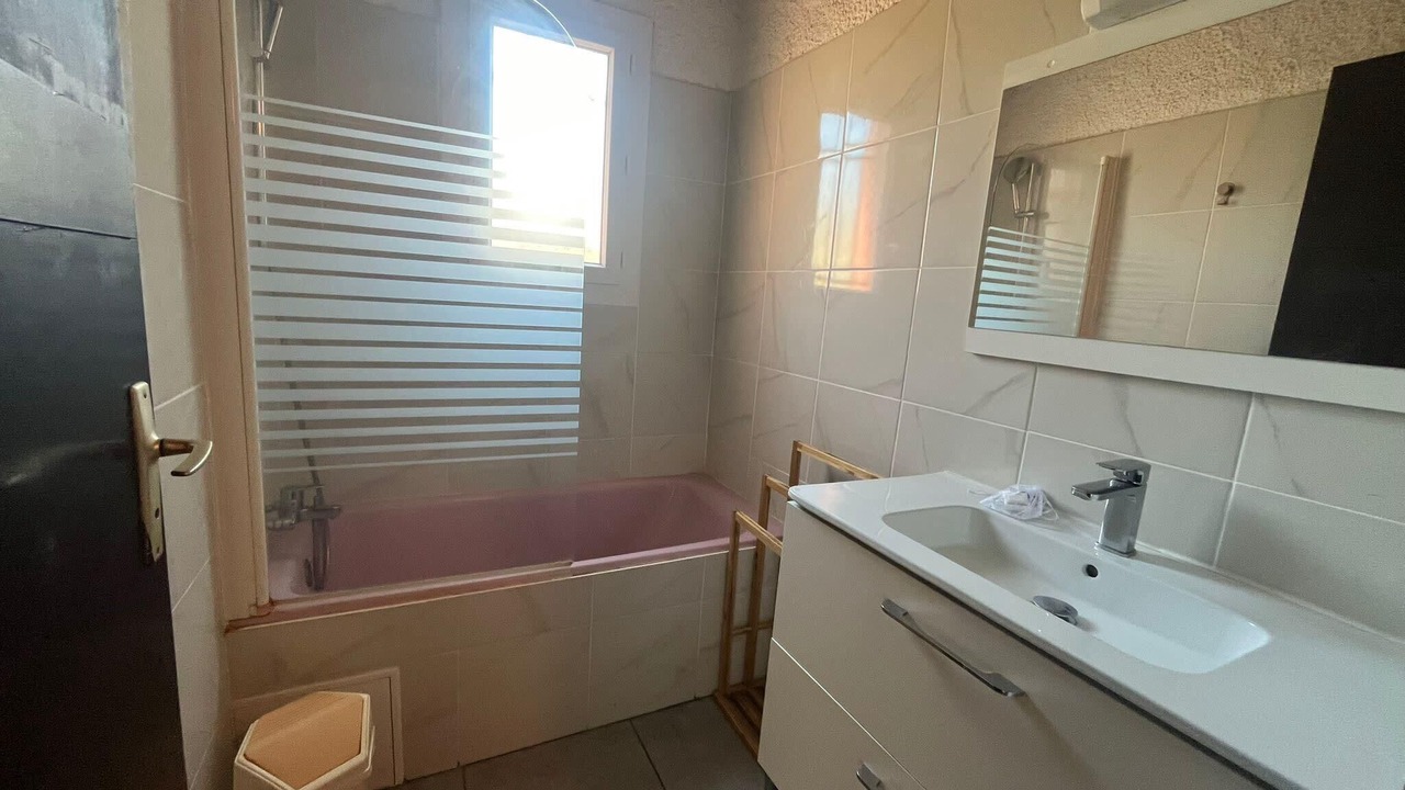 Photo of Bathroom in Port-la-Nouvelle
