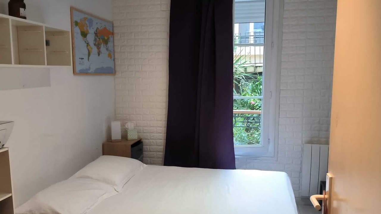 Photo of Bedroom in Saint-Ouen
