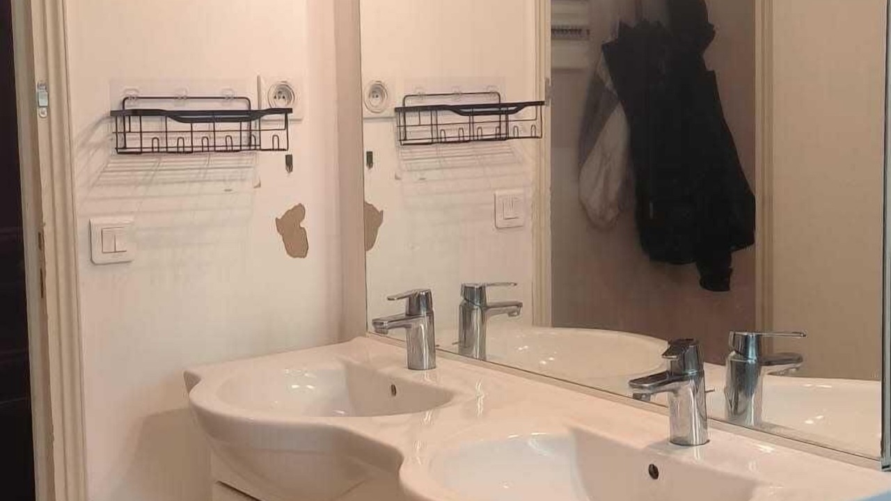 Photo of Bathroom in Saint-Ouen