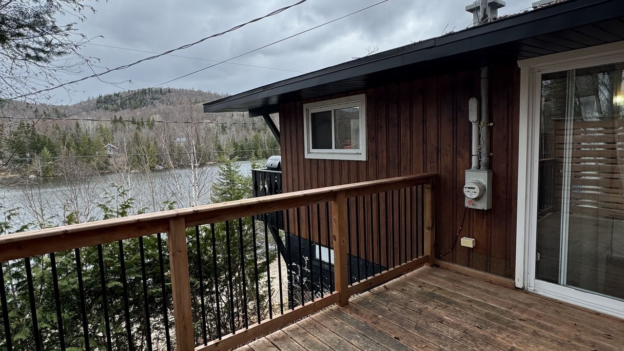 Photo of Patio Balcony in Les Pays-d'en-Haut Regional County Municipality