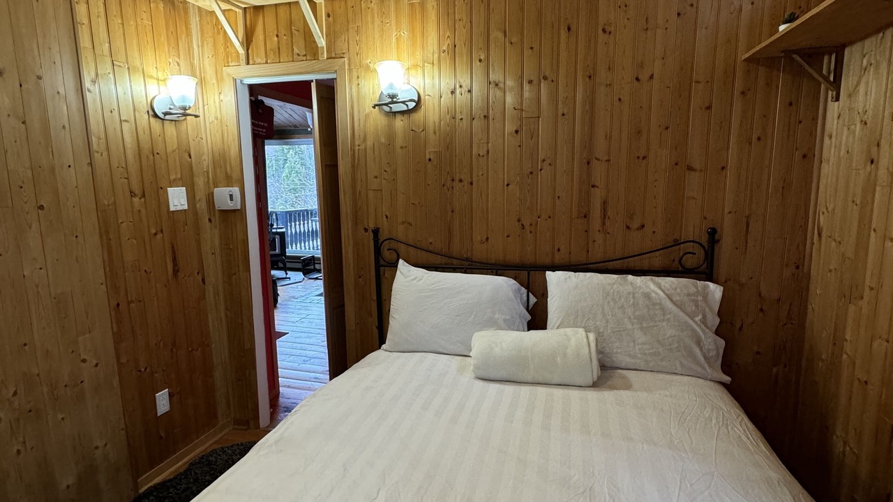 Photo of Bedroom in Les Pays-d'en-Haut Regional County Municipality