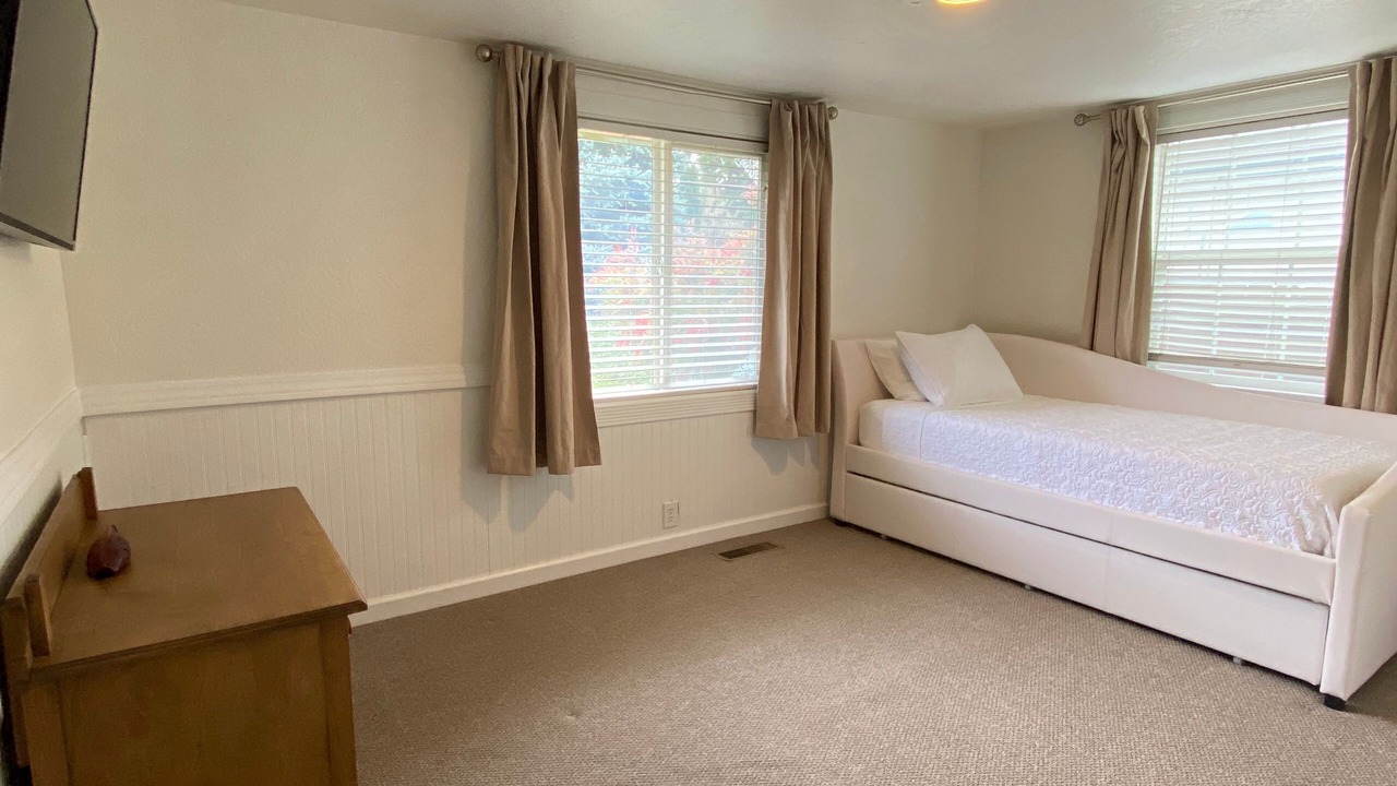 Photo of Bedroom in Gold Hill