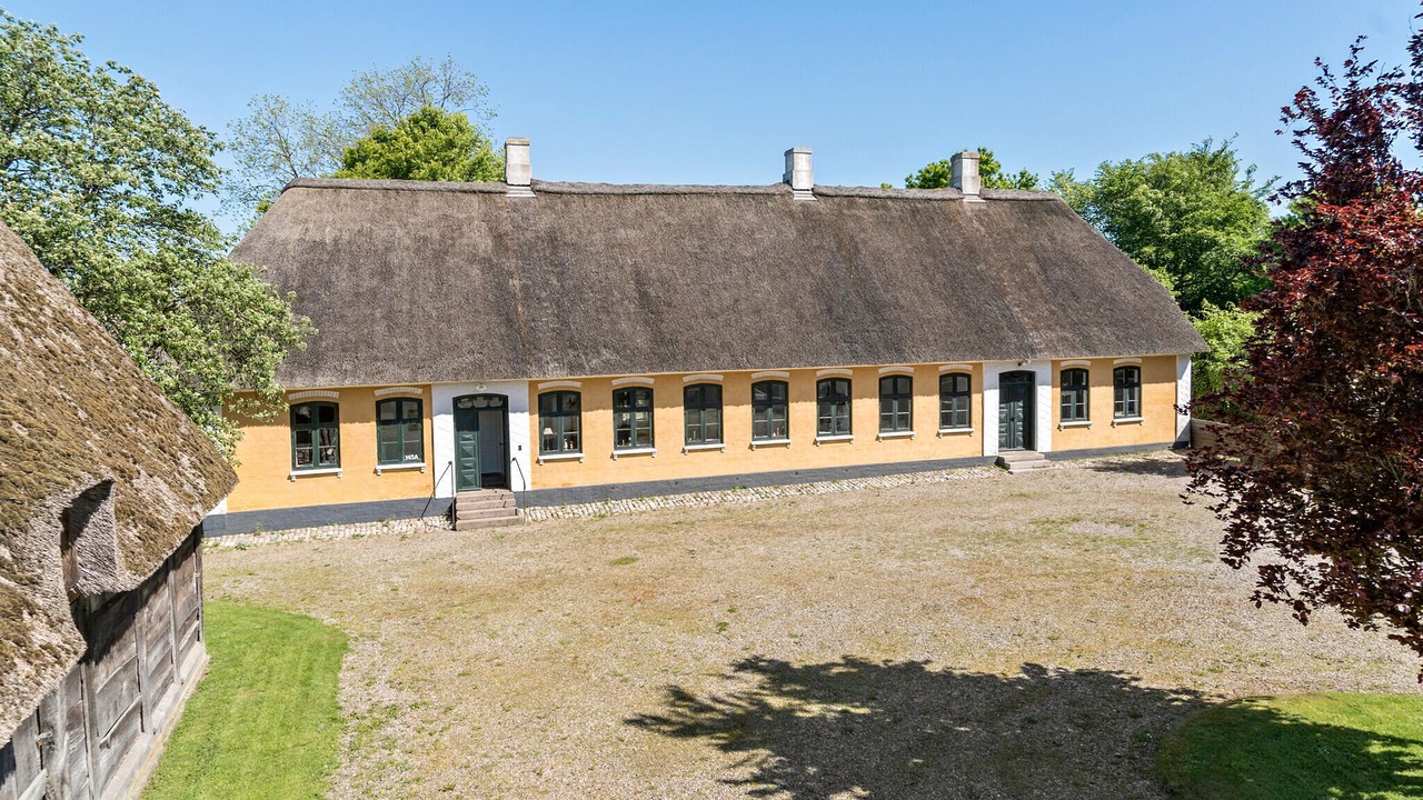 Photo of Others in Arø