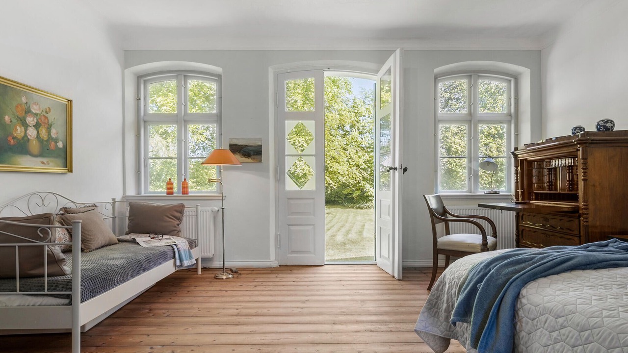 Photo of Others in Arø