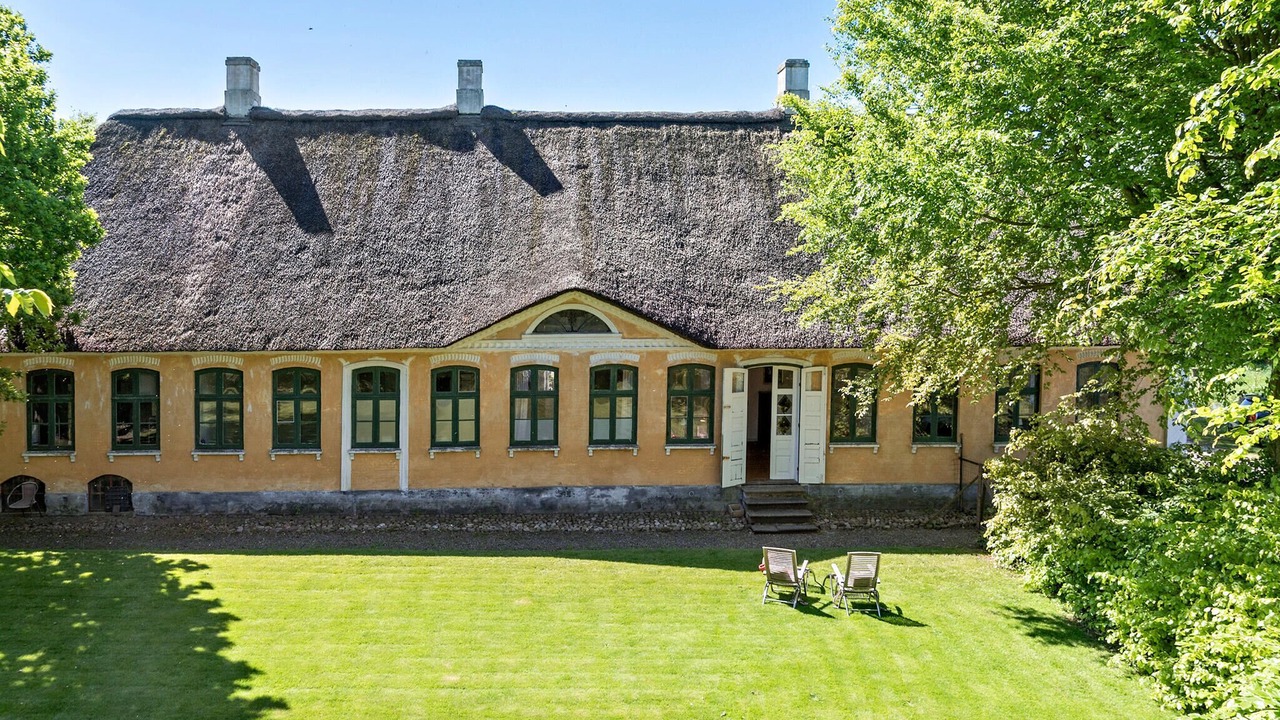 Photo of Others in Arø