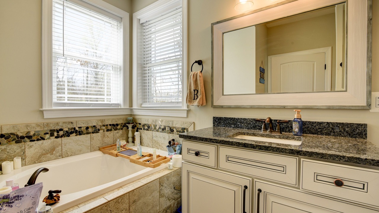 Photo of Bathroom in Louisa