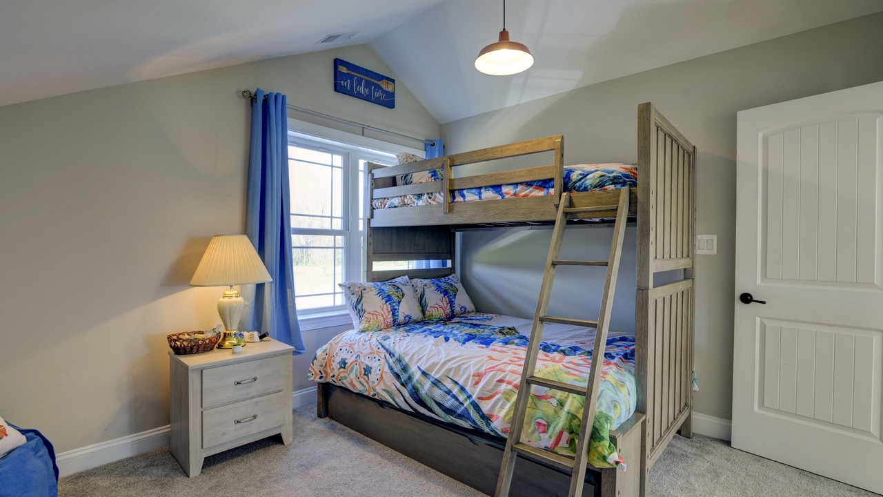 Photo of Bedroom in Louisa