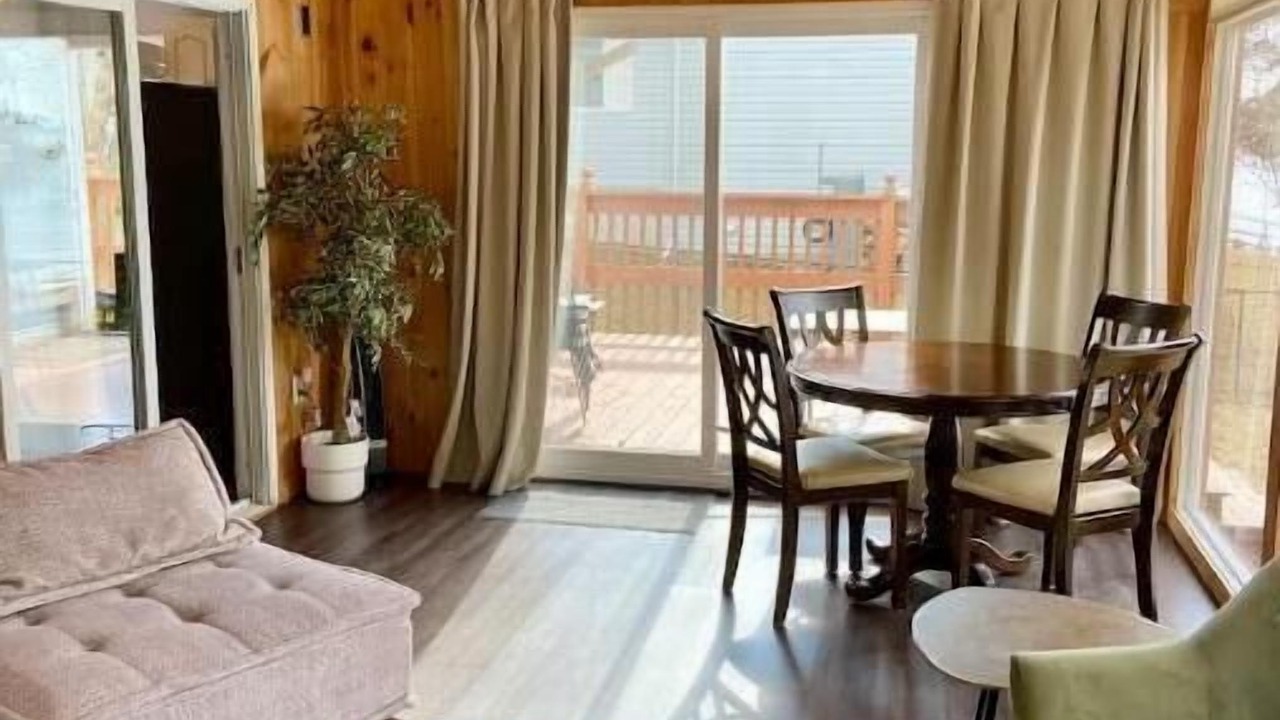 Photo of Livingroom in Greenbank