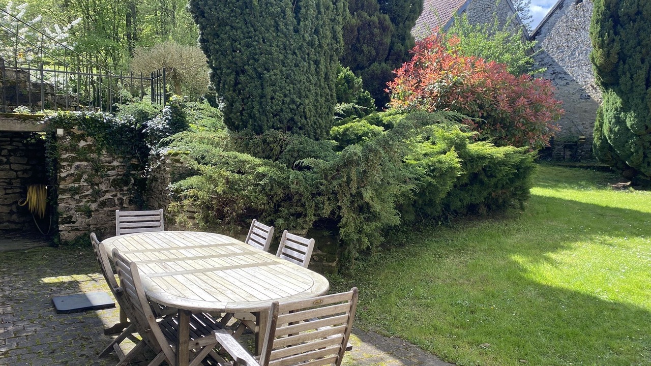 Photo of Outdoor in Montjavoult
