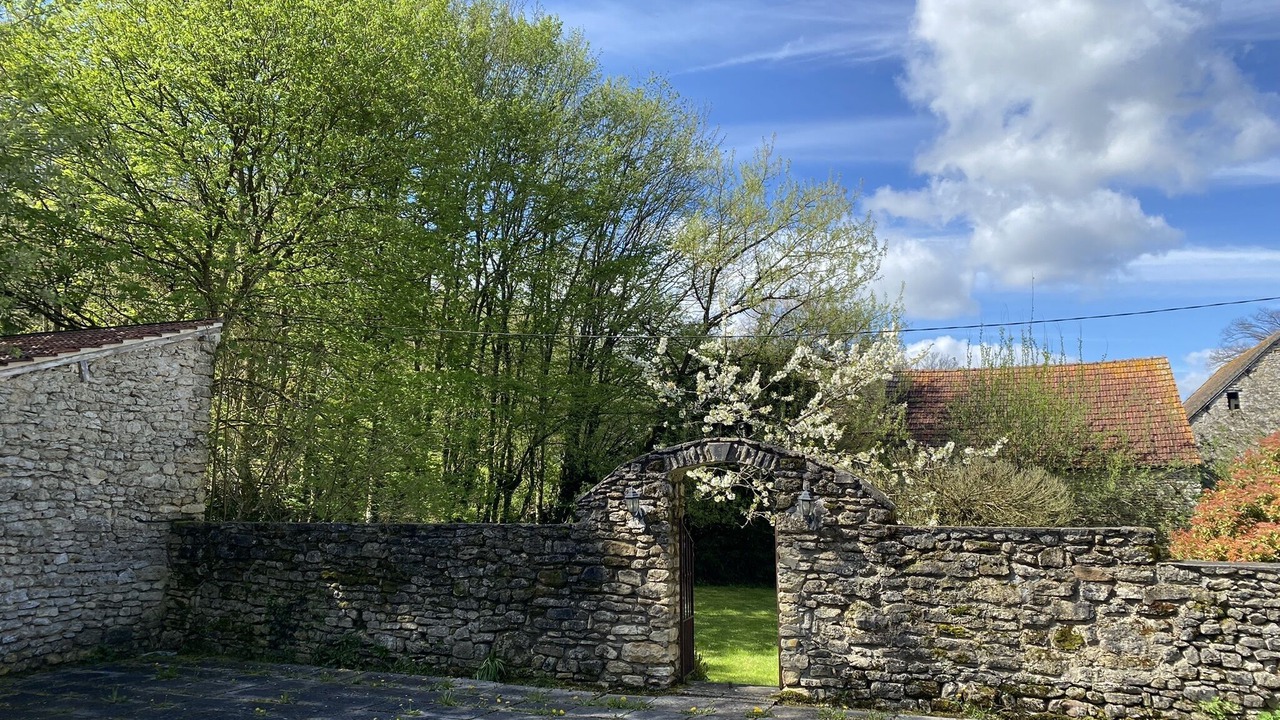Photo of Outdoor in Montjavoult