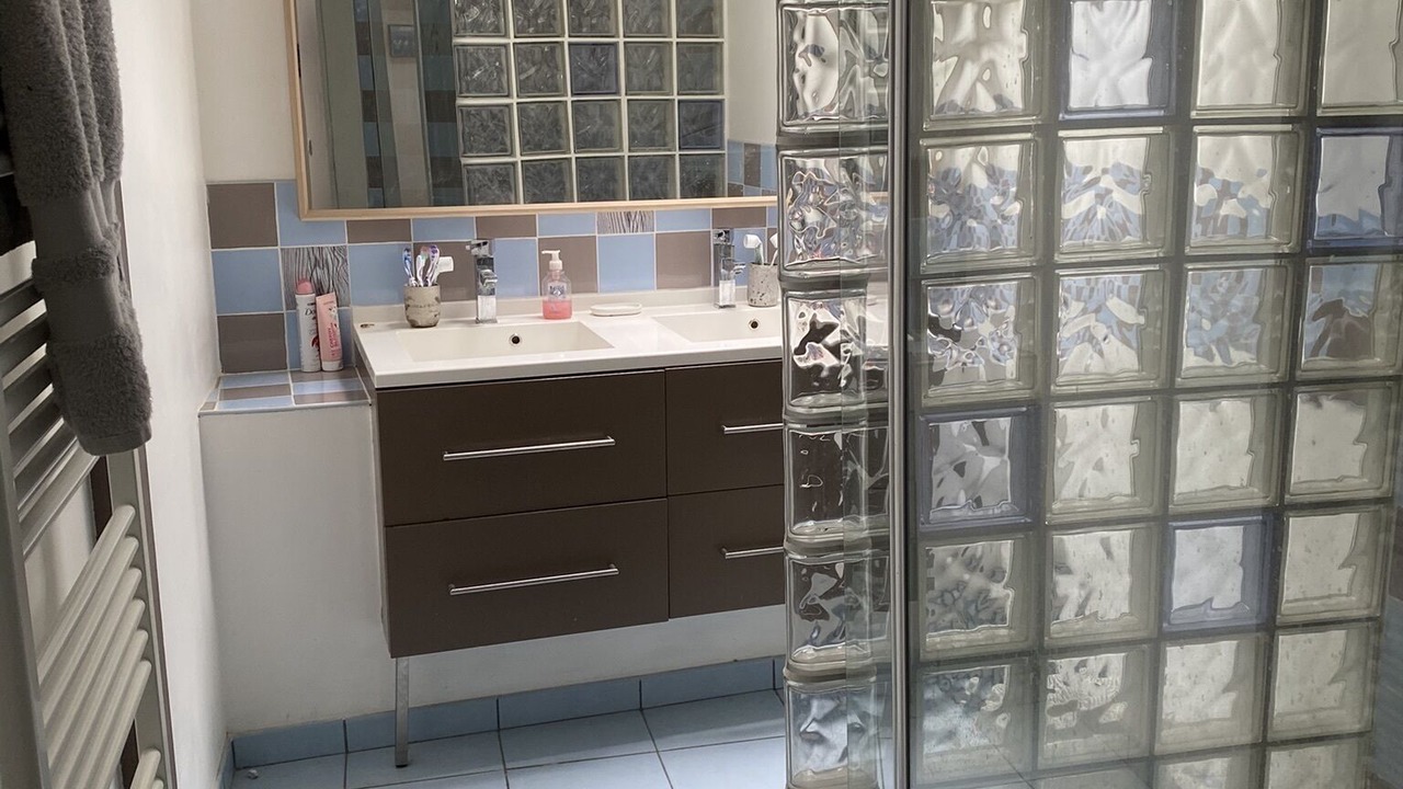 Photo of Bathroom in Montjavoult
