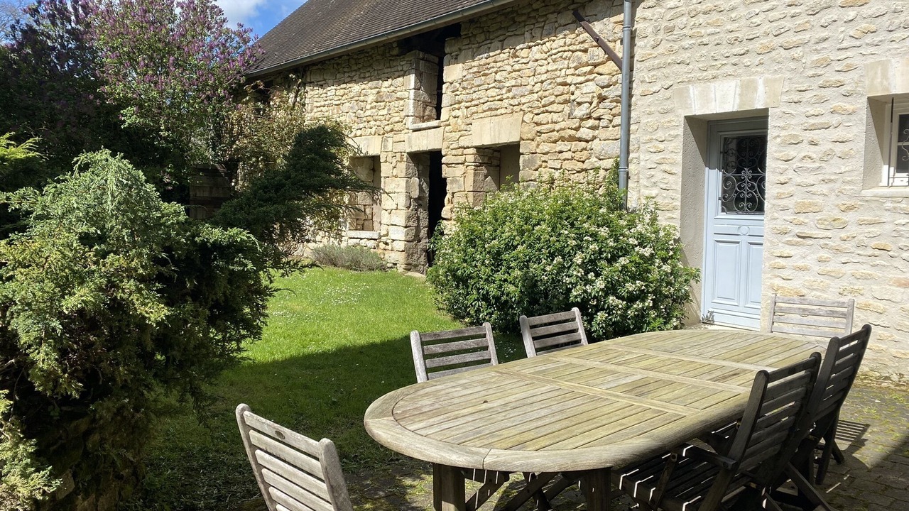 Photo of Outdoor in Montjavoult