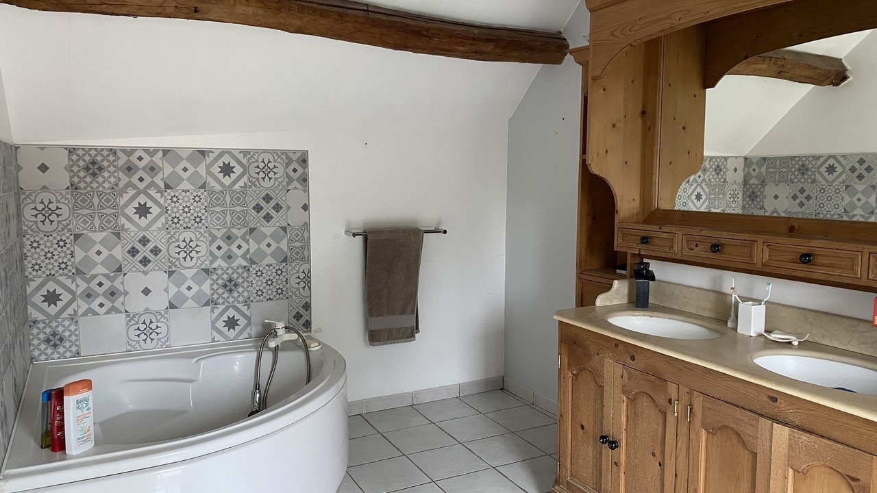Photo of Bathroom in Montjavoult