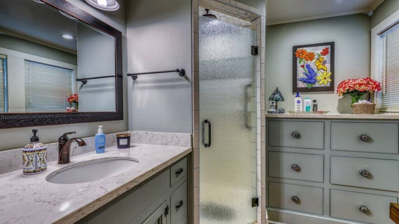 Photo of Bathroom in La Grange