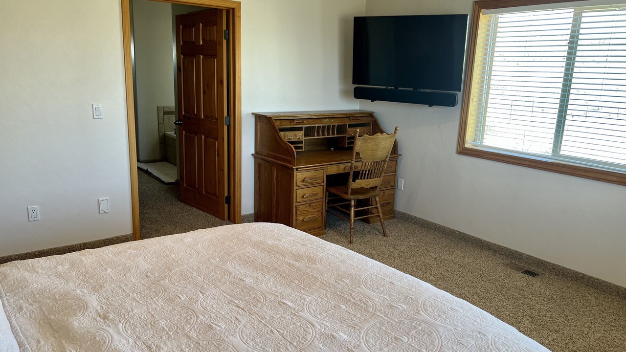 Photo of Bedroom in Lapoint
