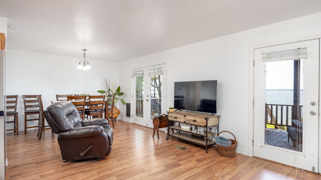 Photo of Livingroom in Flint