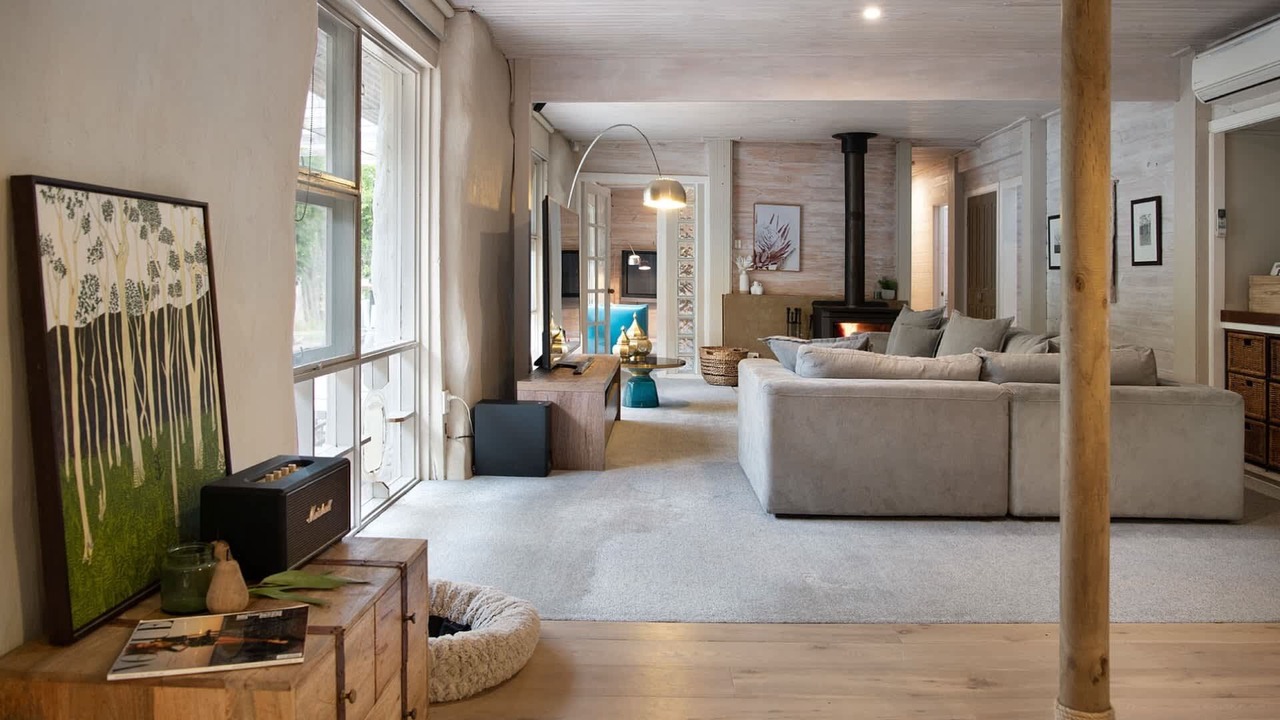 Photo of Livingroom in Wheatsheaf