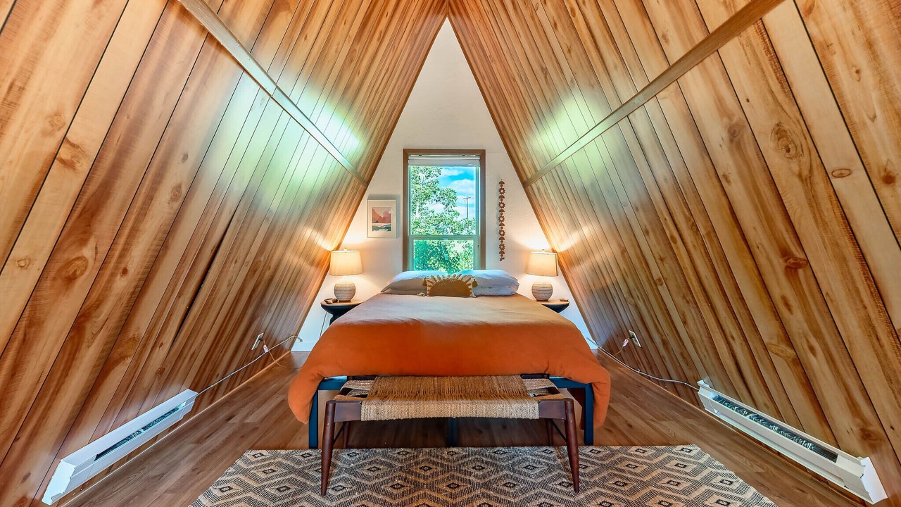 Photo of Bedroom in Michigan Hill