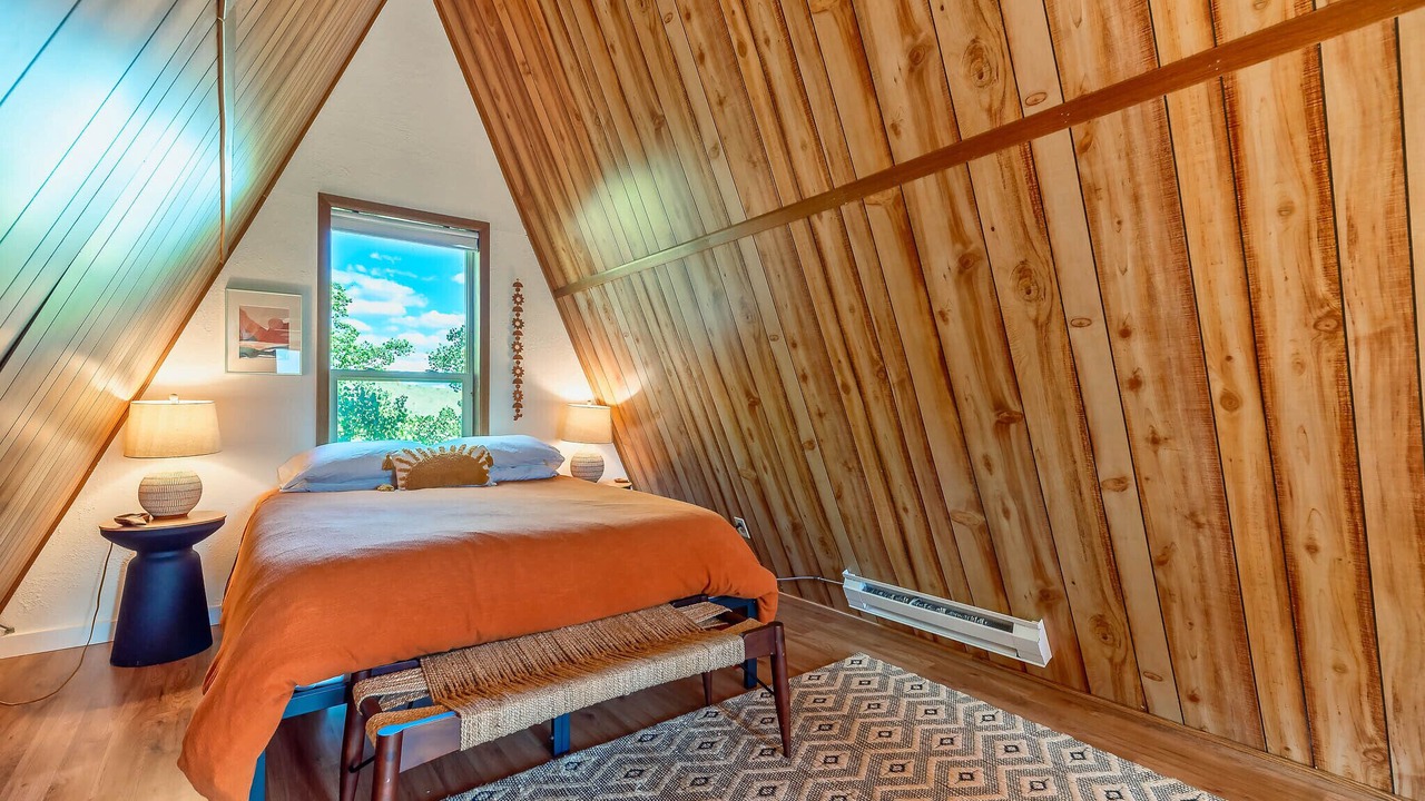 Photo of Bedroom in Michigan Hill