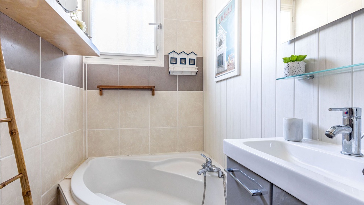 Photo of Bathroom in Carcans