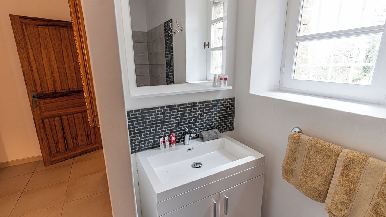 Photo of Bathroom in Issirac