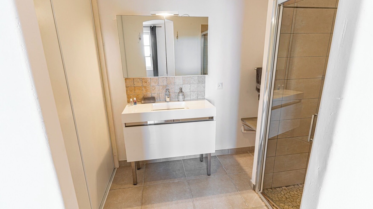Photo of Bathroom in Issirac