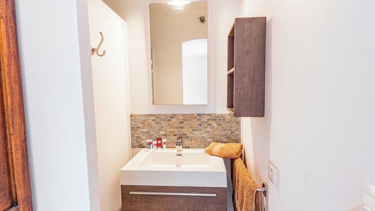 Photo of Bathroom in Issirac