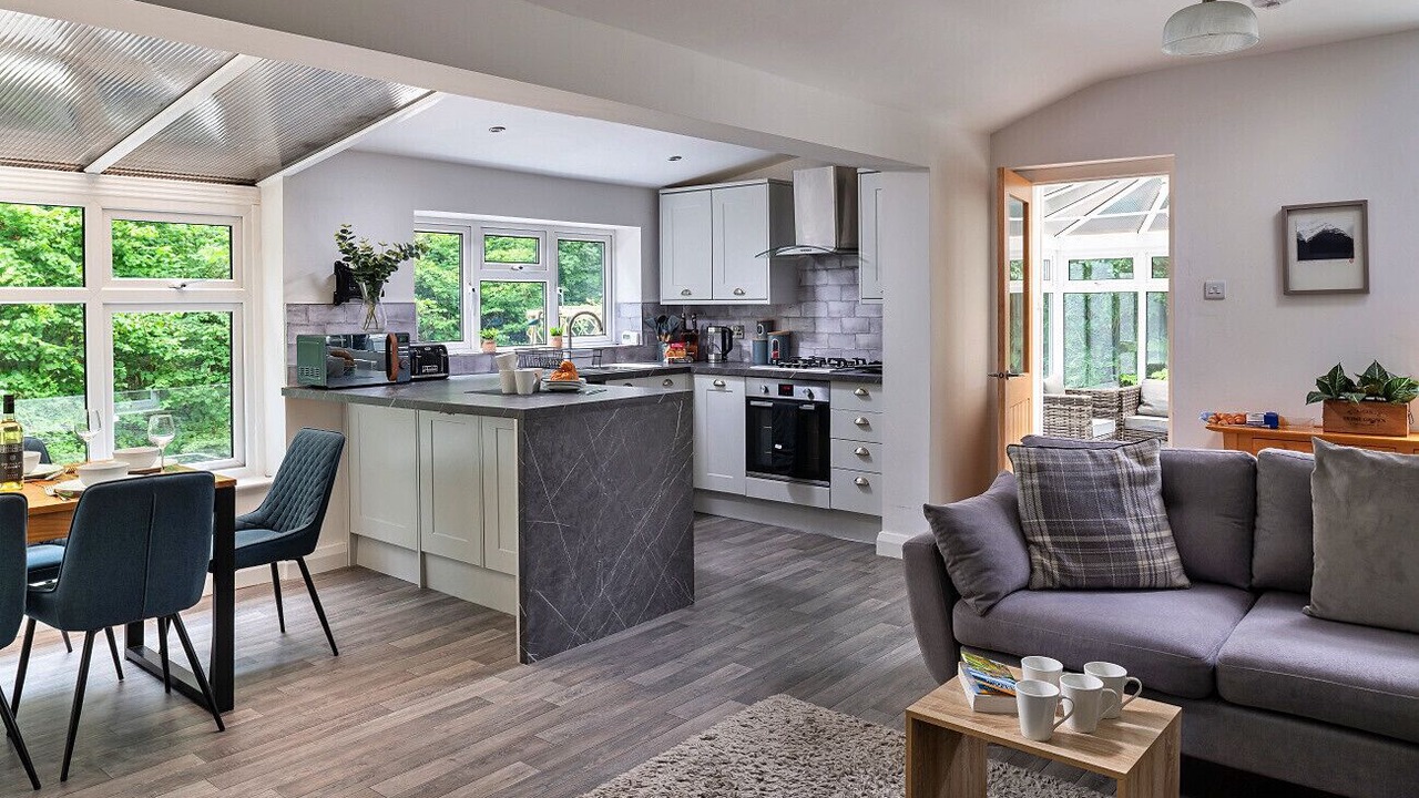 Photo of Others in Rowen