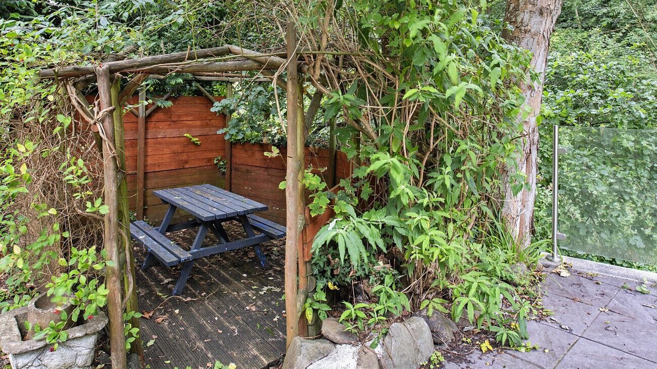 Photo of Outdoor in Rowen