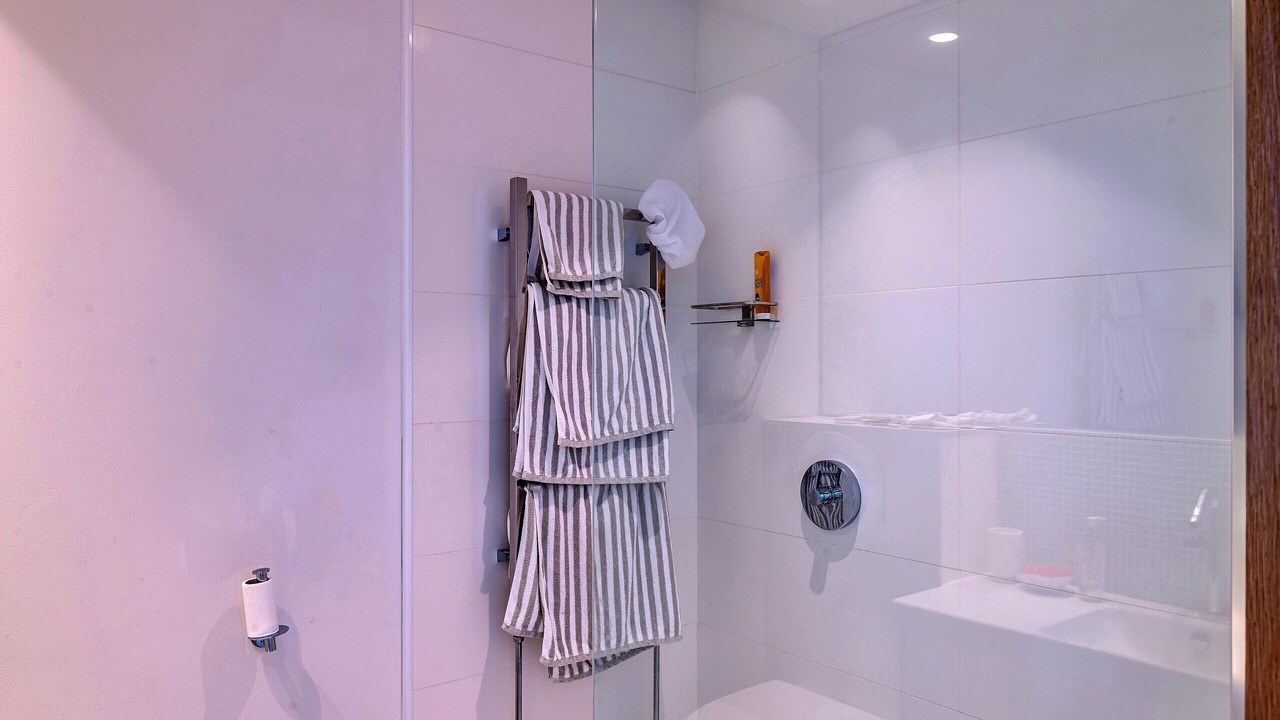 Photo of Bathroom in Criccieth