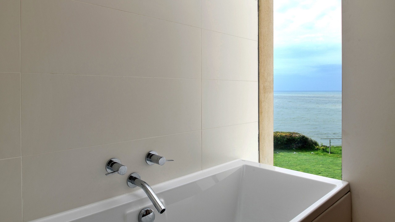 Photo of Bathroom in Criccieth