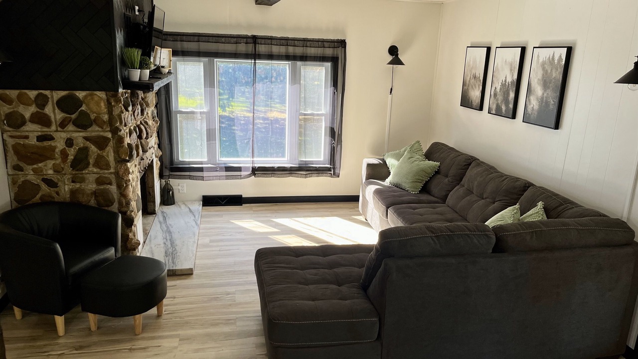 Photo of Livingroom in Sears