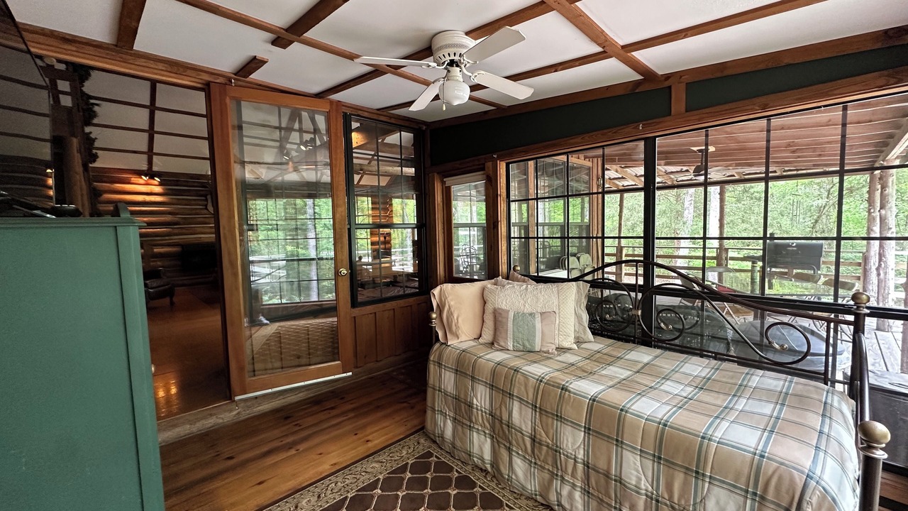 Photo of Bedroom in Nacogdoches