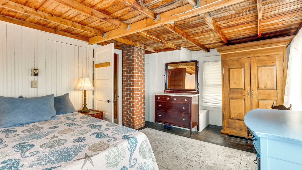 Photo of Bedroom in Westbrook Center