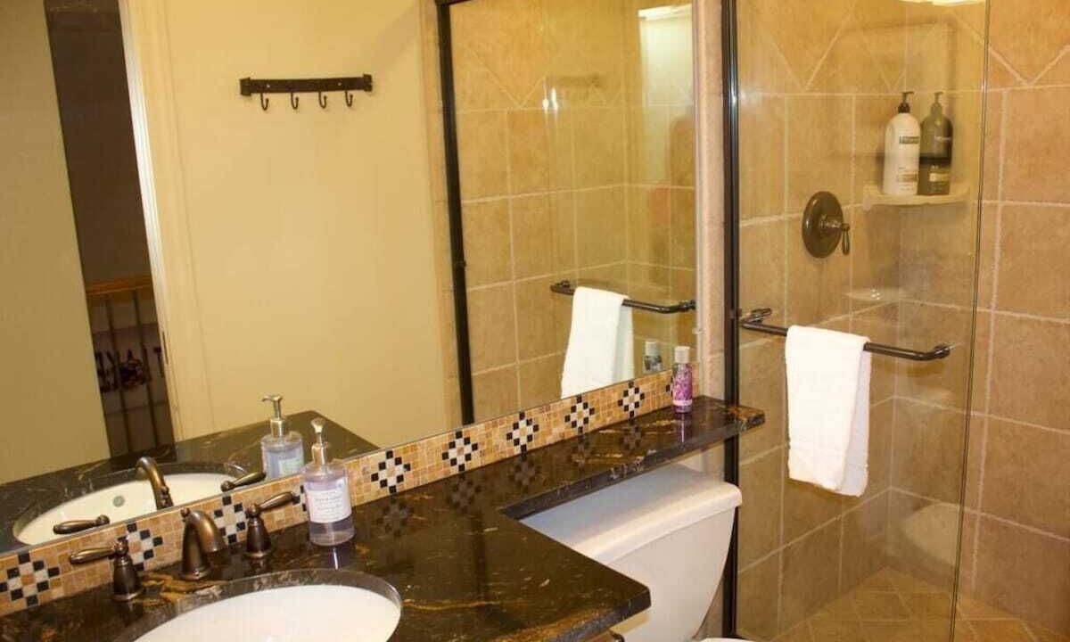 Photo of Bathroom in Eden